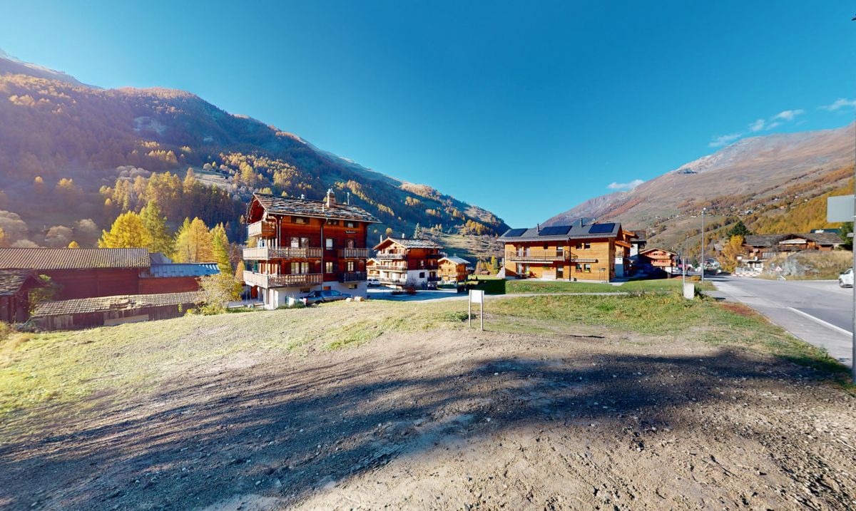Rare and Ideally Located Land in Haudères - 10