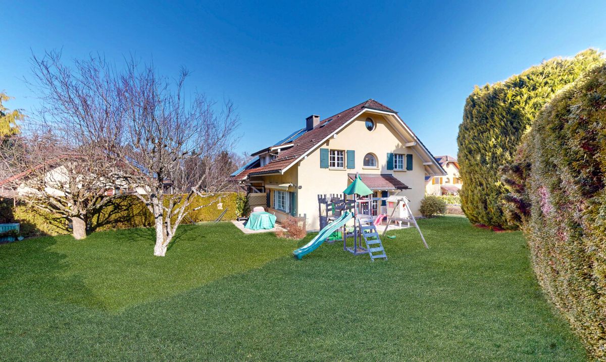 BRIGHT HAVEN OF PEACE IN EPALINGES, PRIME SETTING - 2