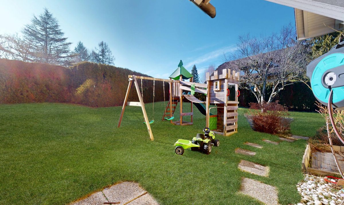 BRIGHT HAVEN OF PEACE IN EPALINGES, PRIME SETTING - 6