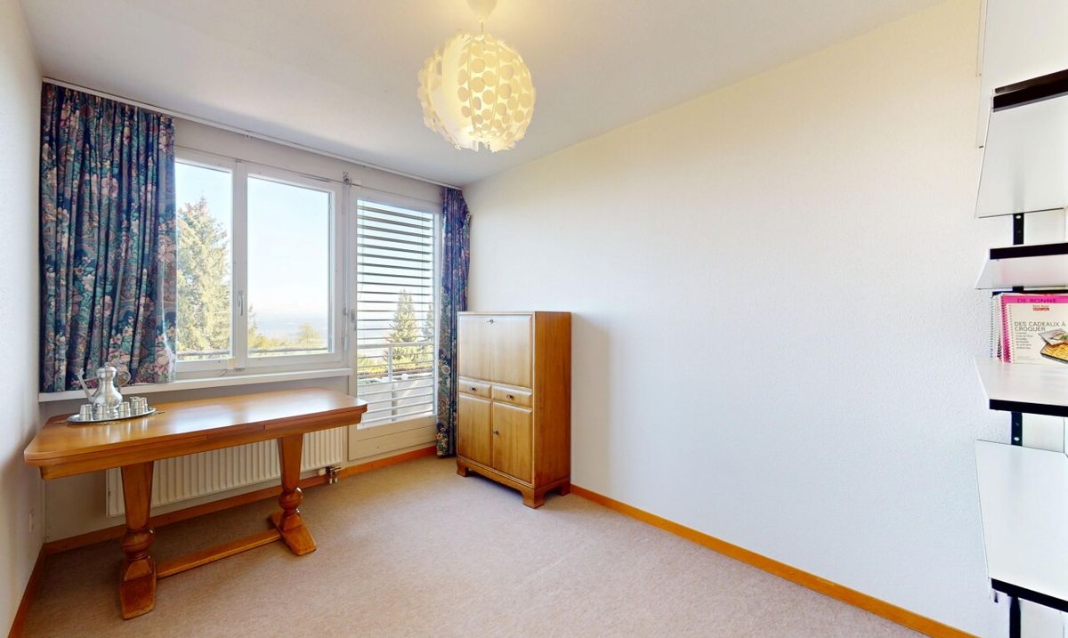 Spacious Terrace Apartment with Stunning Views in Evilard - 8