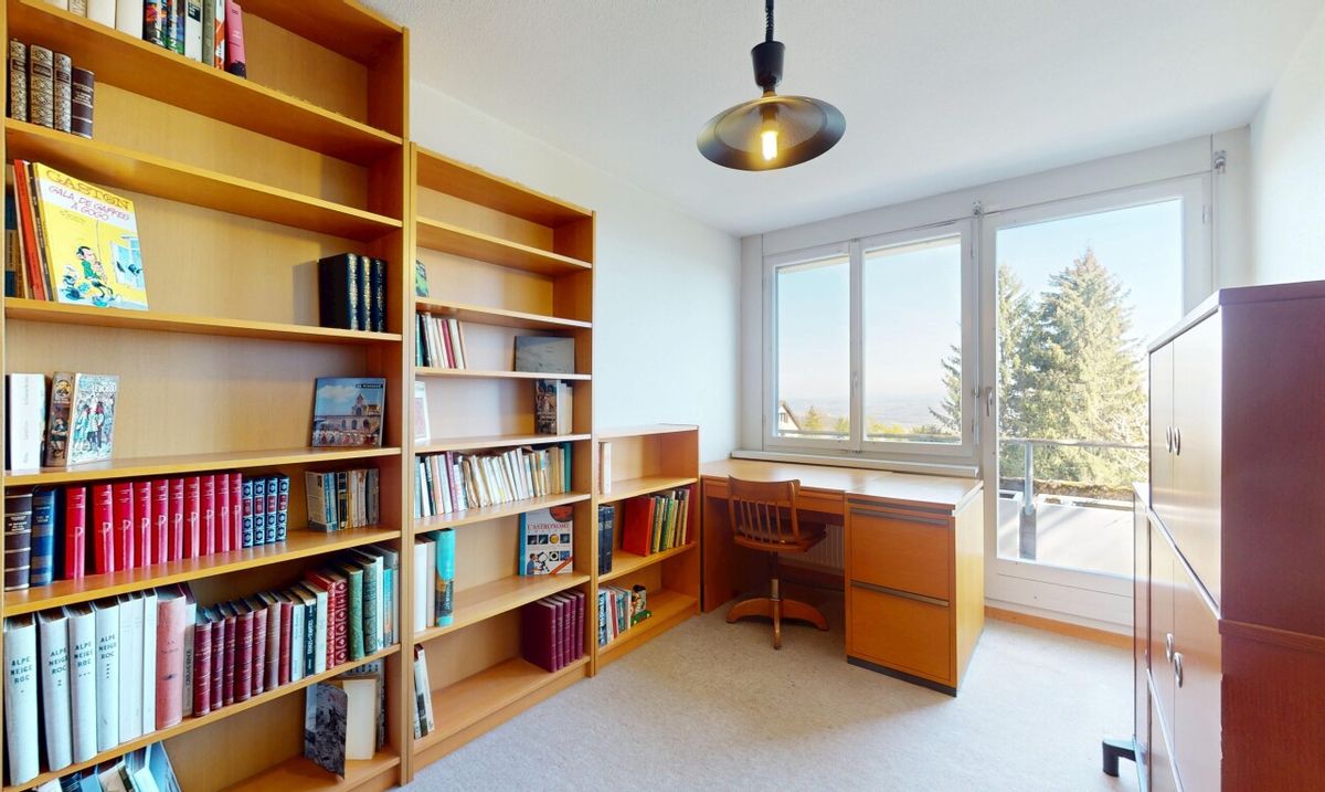 Spacious Terrace Apartment with Stunning Views in Evilard - 9