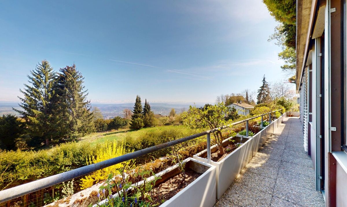 Spacious Terrace Apartment with Stunning Views in Evilard - 11