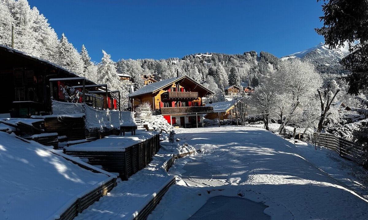 "La Bonne Étoile" – Chalet including 3 buildable plots - 0