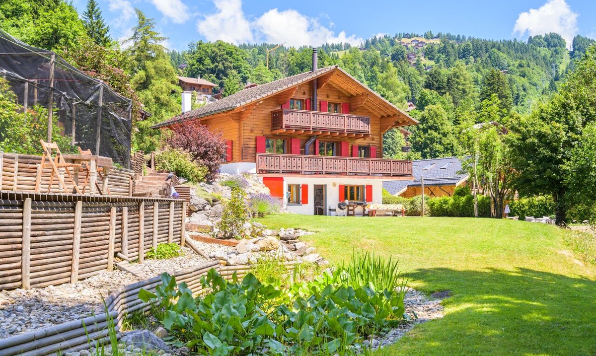 "La Bonne Étoile" – Chalet including 3 buildable plots - 6