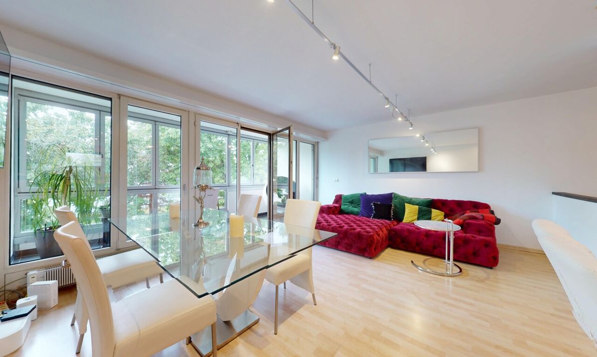 Maisonette Apartment with 2 Balconies, Garage and Green Views - 0