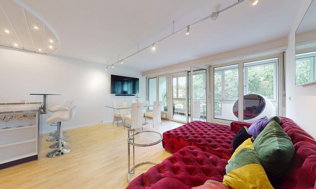 Maisonette Apartment with 2 Balconies, Garage and Green Views - 1