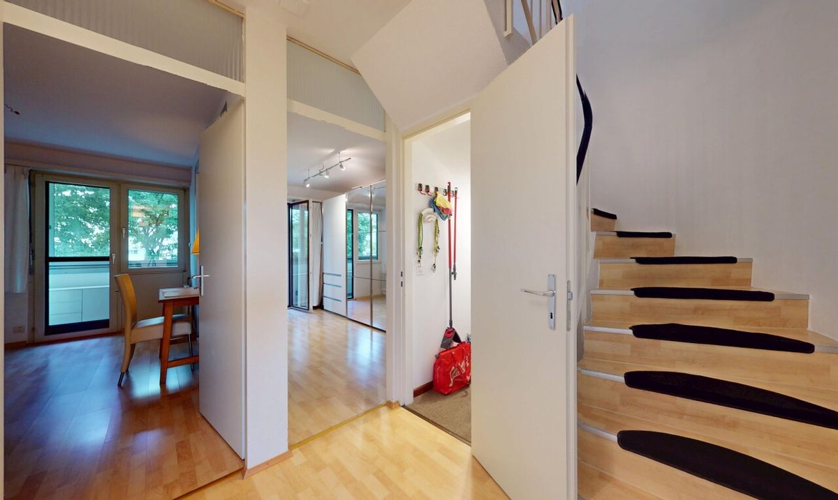 Maisonette Apartment with 2 Balconies, Garage and Green Views - 7
