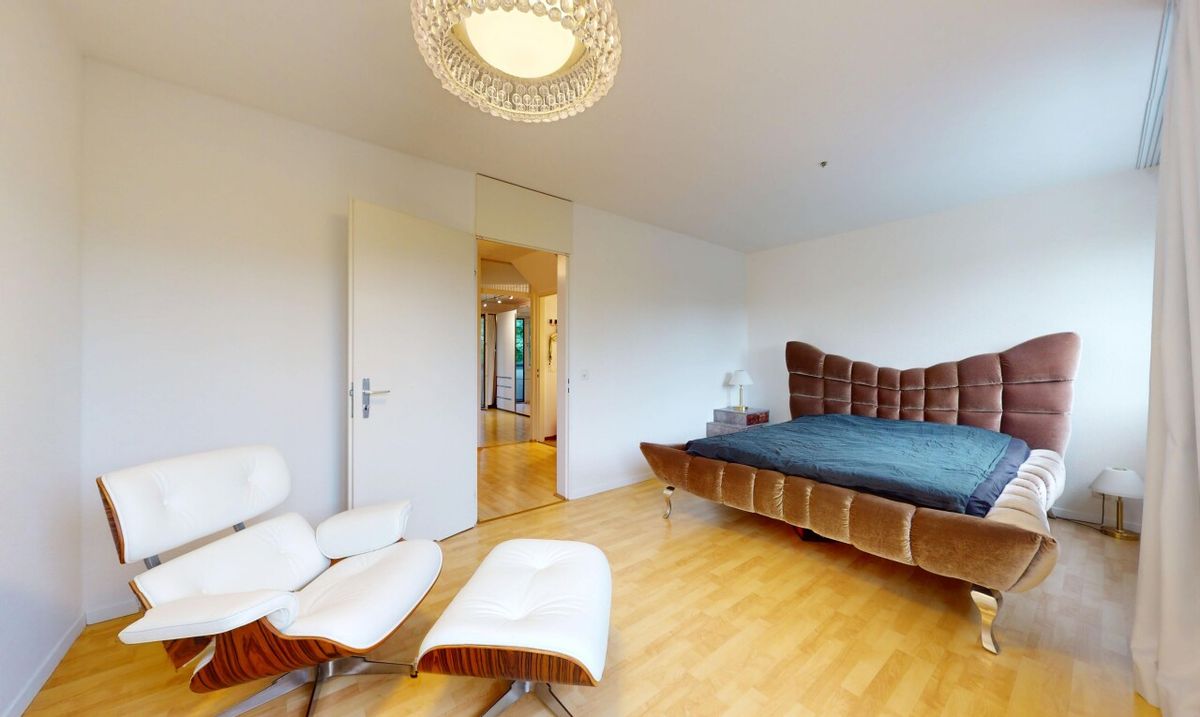 Maisonette Apartment with 2 Balconies, Garage and Green Views - 9