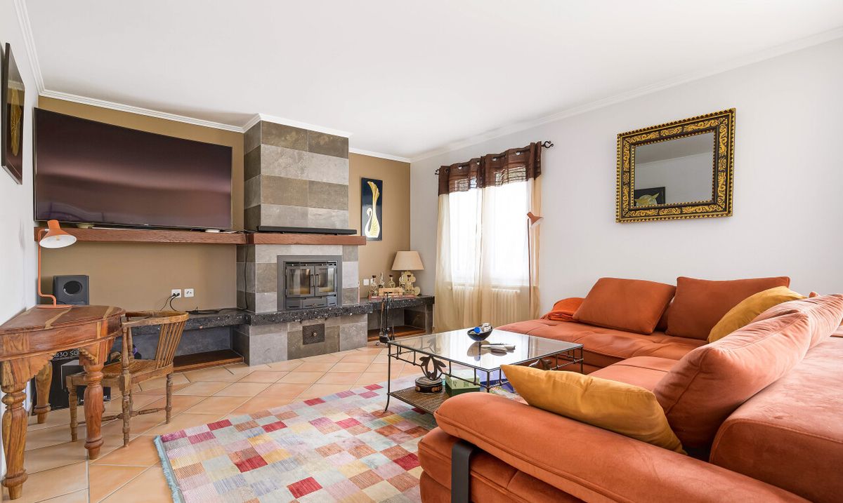 Elegant Villa with Private Spa near Lausanne - 3