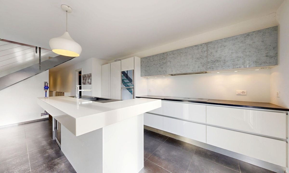 Top-Floor Duplex in Lonay - Small High-end Condominium - 6