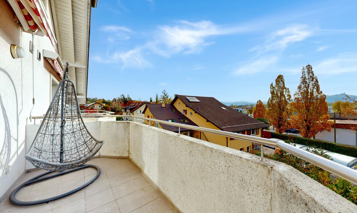 Top-Floor Duplex in Lonay - Small High-end Condominium - 10