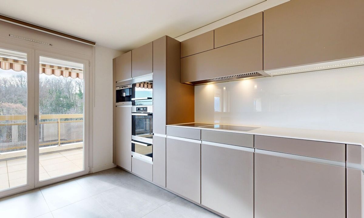 Large 7.5-room duplex apartment in a peaceful location in Chexbres - 7