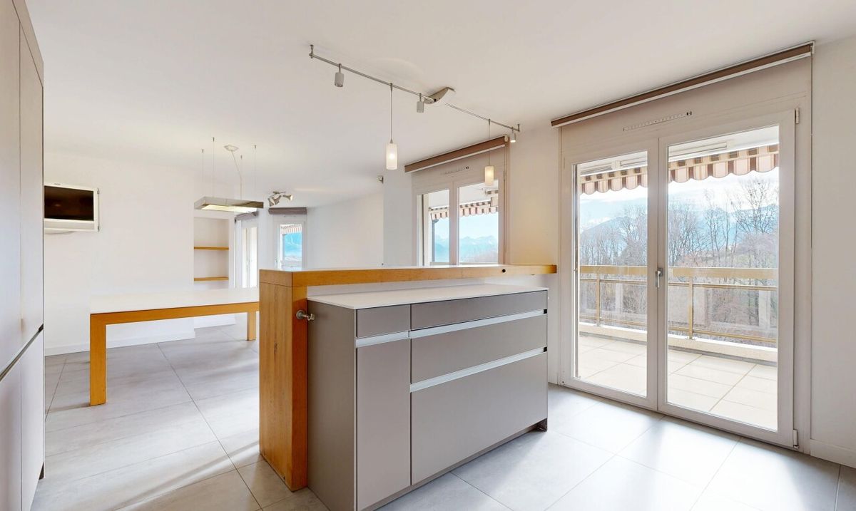 Large 7.5-room duplex apartment in a peaceful location in Chexbres - 8