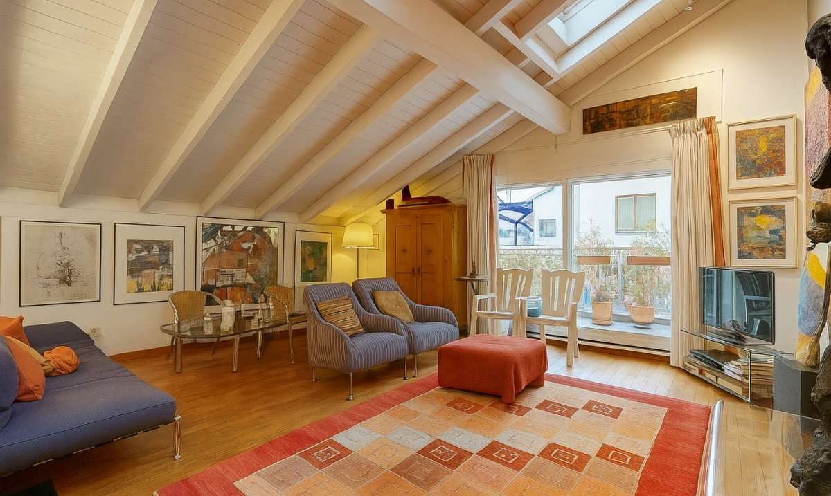4.5-Room House with Distinctive Architectural Character - 4