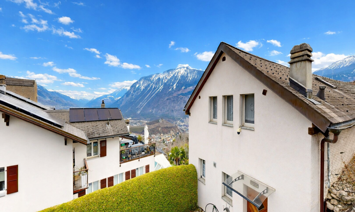 Beautiful 4.5-room house with convertible barn - 1