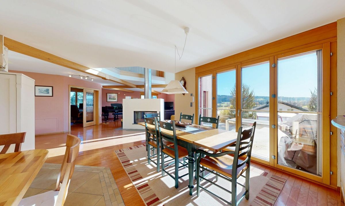 Family home with panoramic views, pool & large garden - 7