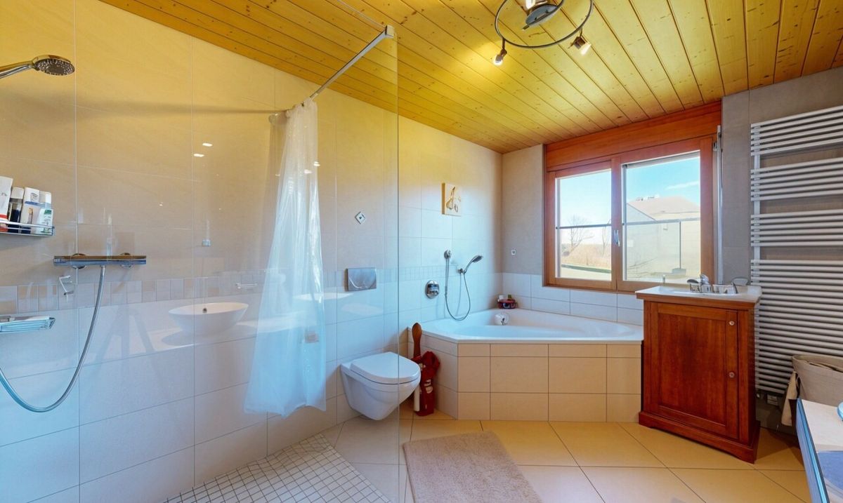 Family home with panoramic views, pool & large garden - 11