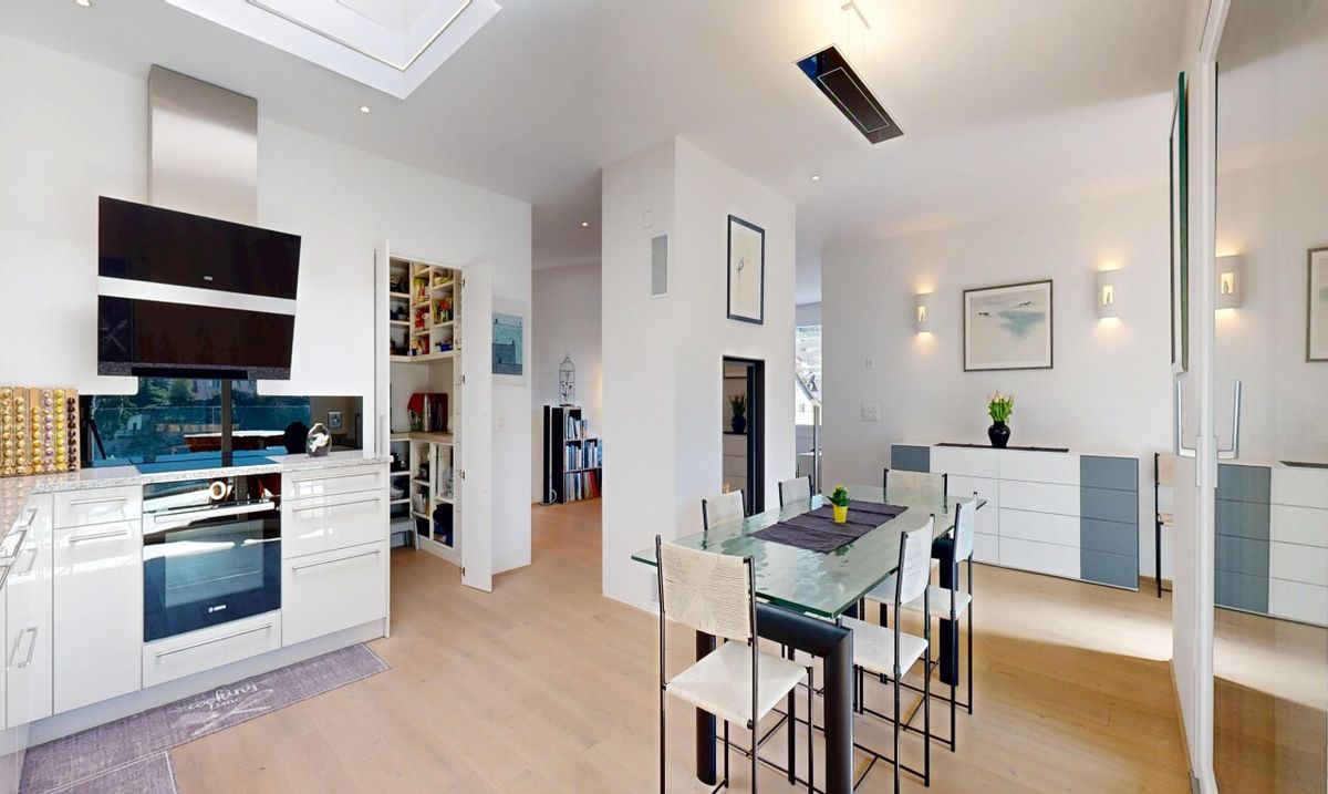 Stunning 3.5-room penthouse apartment with panoramic views in Sierre - 2