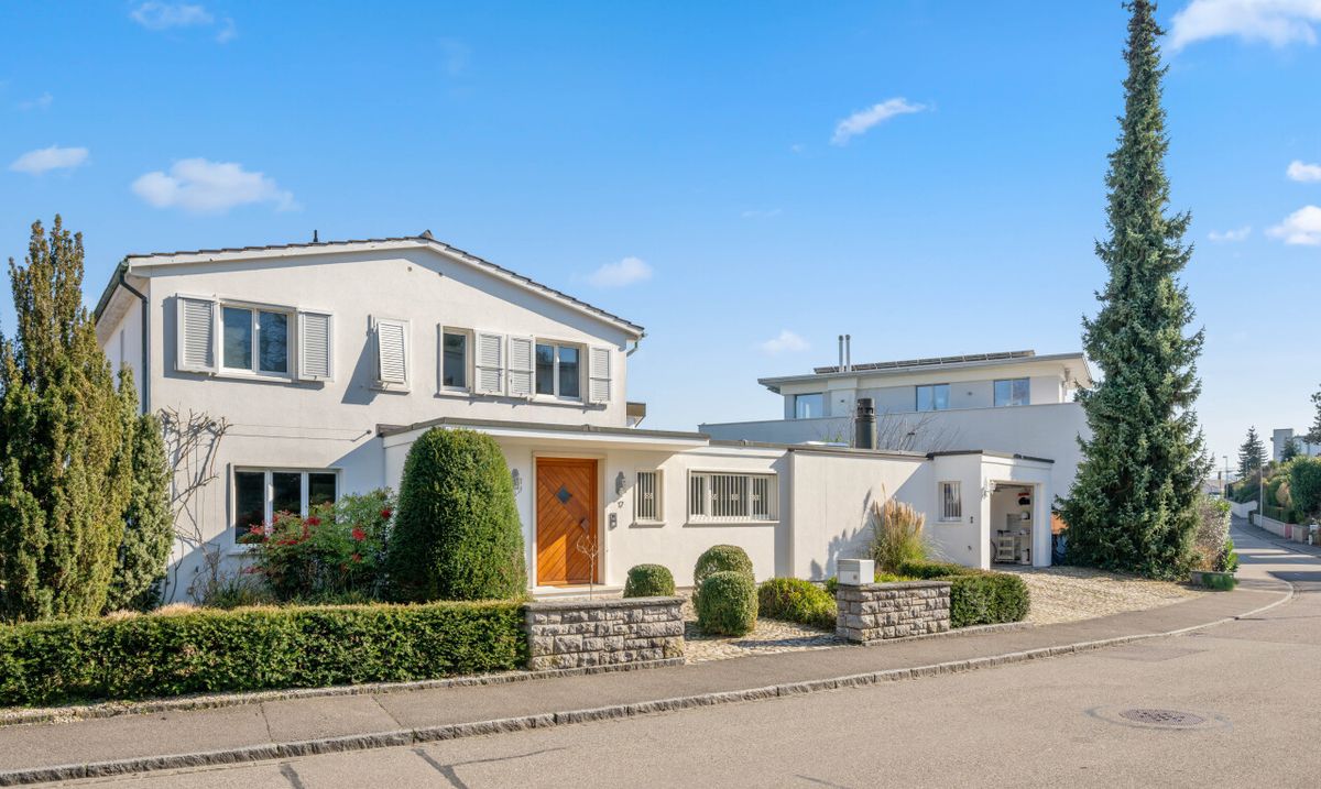 Einfamilienhaus in Binningen - 1