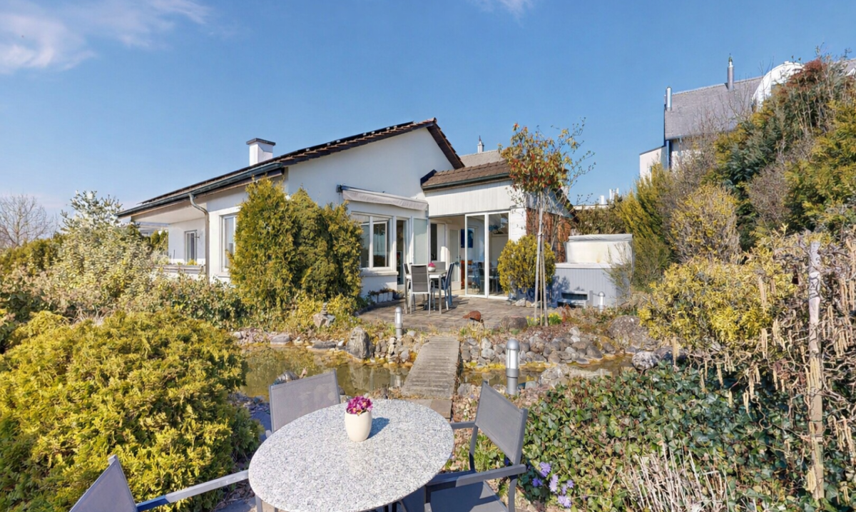 Einfamilienhaus mit Einliegerwohnung in Berikon - 0