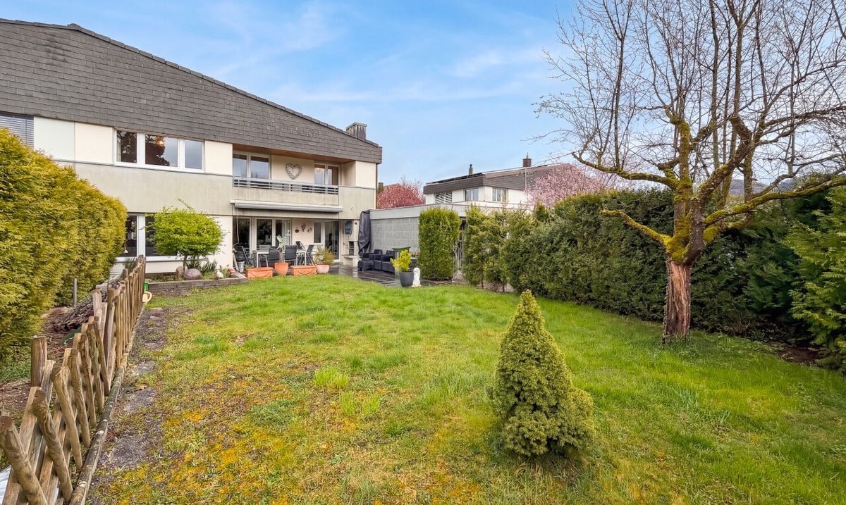 Doppelhaushälfte in Aesch BL - 0