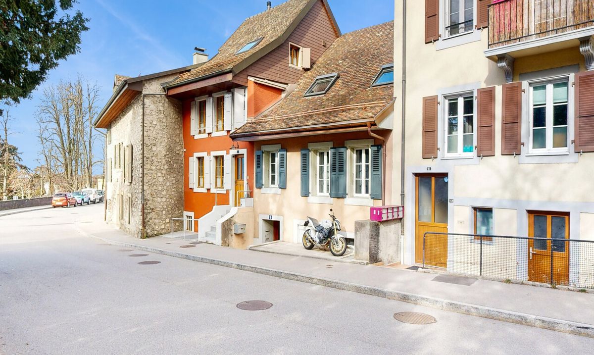 Rare in Corsier-sur-Vevey: spacious village house with garden - 0