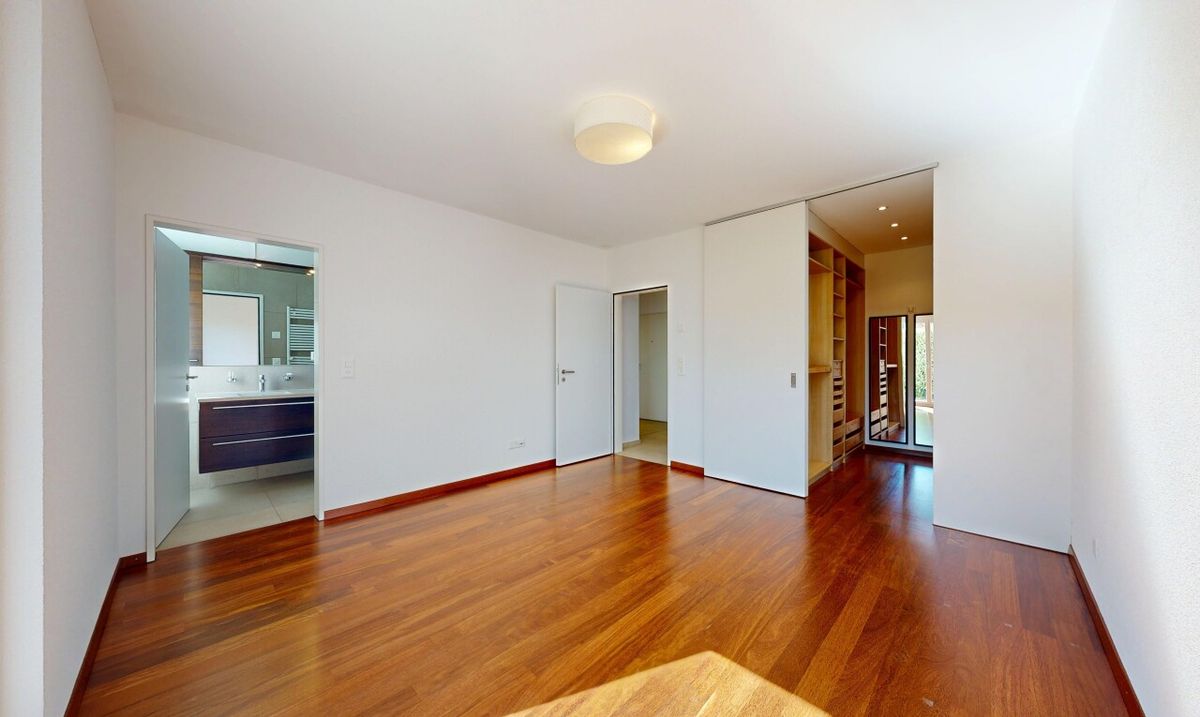 Modern Luxury Living in Prime Location - 6