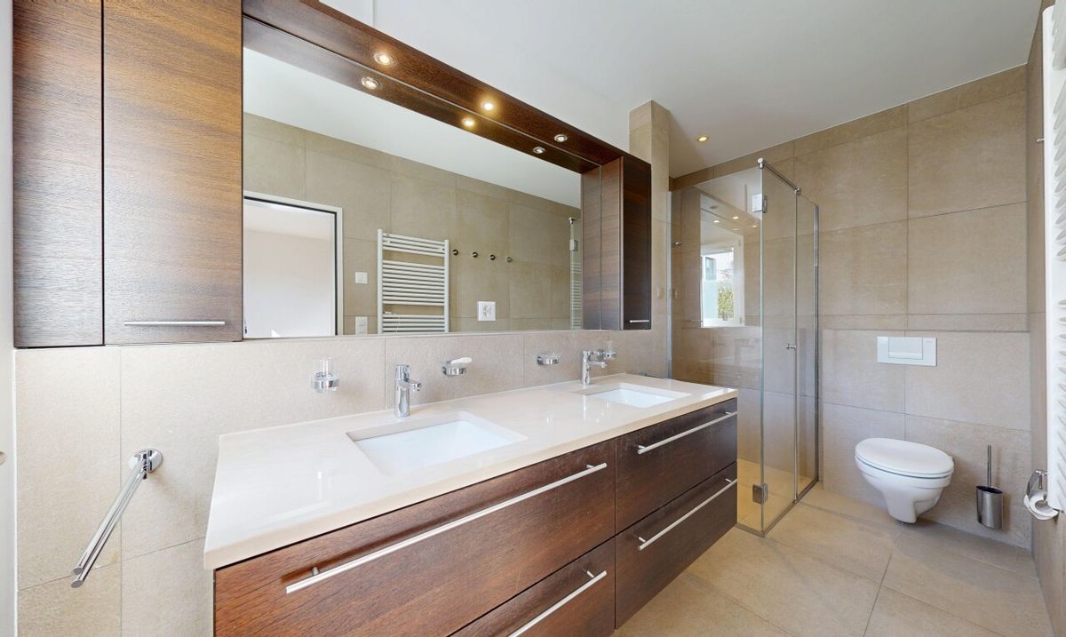 Modern Luxury Living in Prime Location - 8