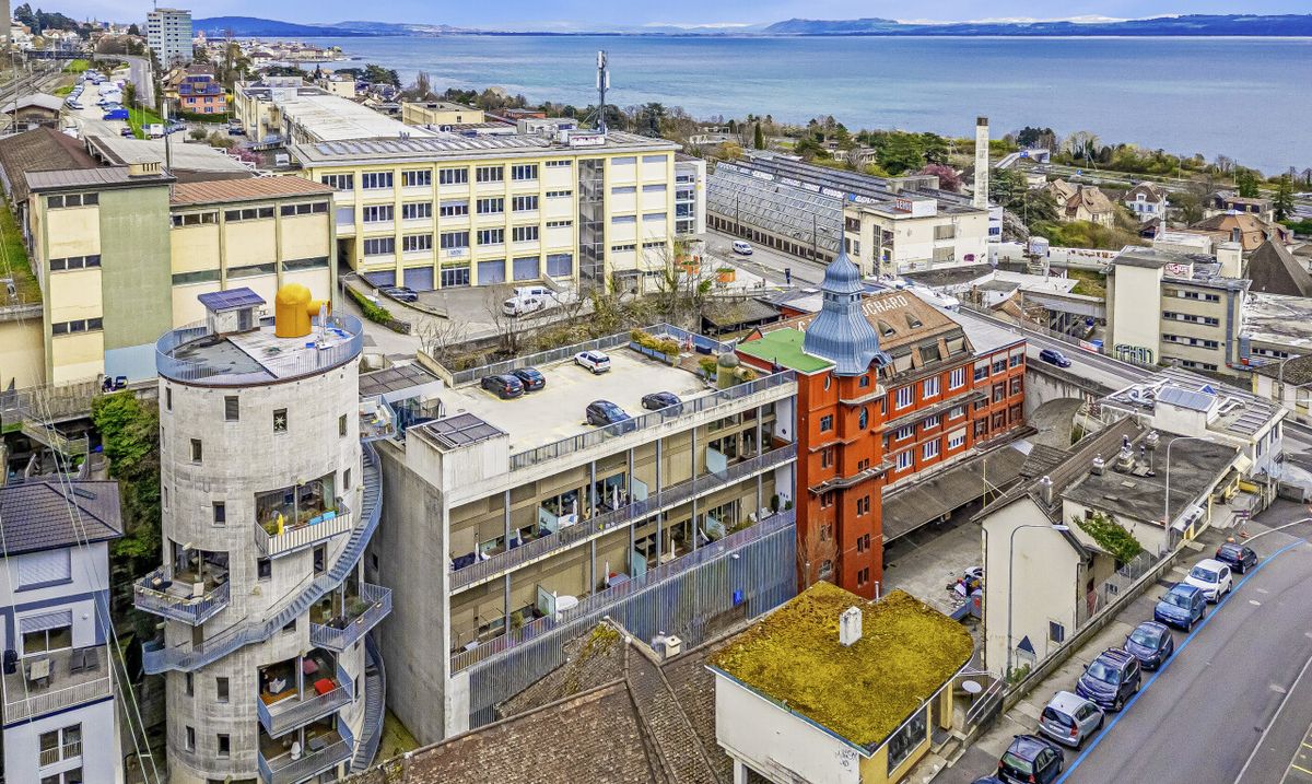 Unique : 99 m² industrial loft near the lake and public transportation - 0