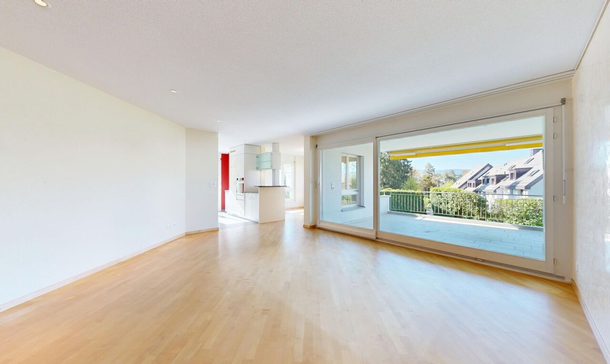 Plenty of Space & Potential in a Prime Location - 1