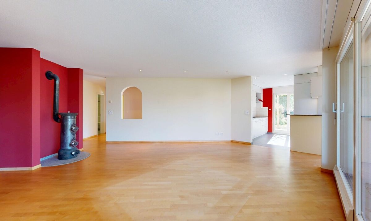 Plenty of Space & Potential in a Prime Location - 3