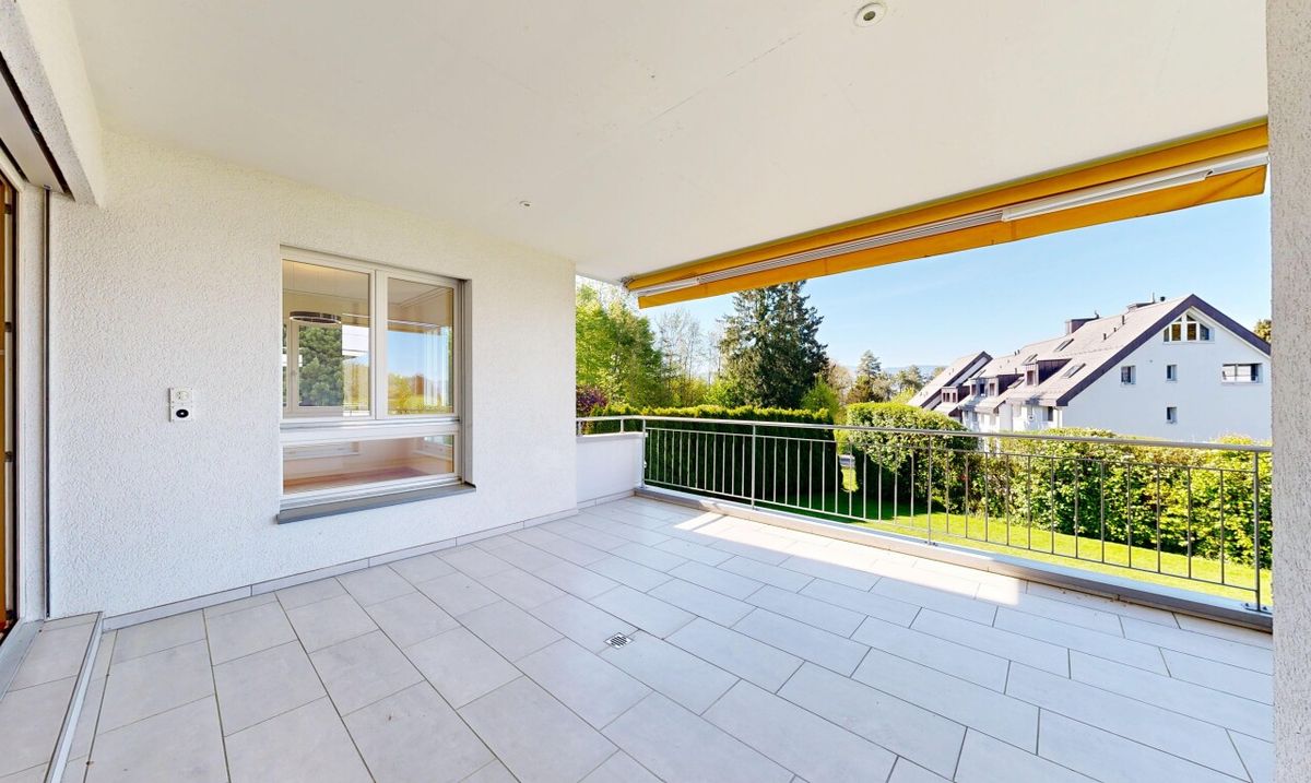 Plenty of Space & Potential in a Prime Location - 7