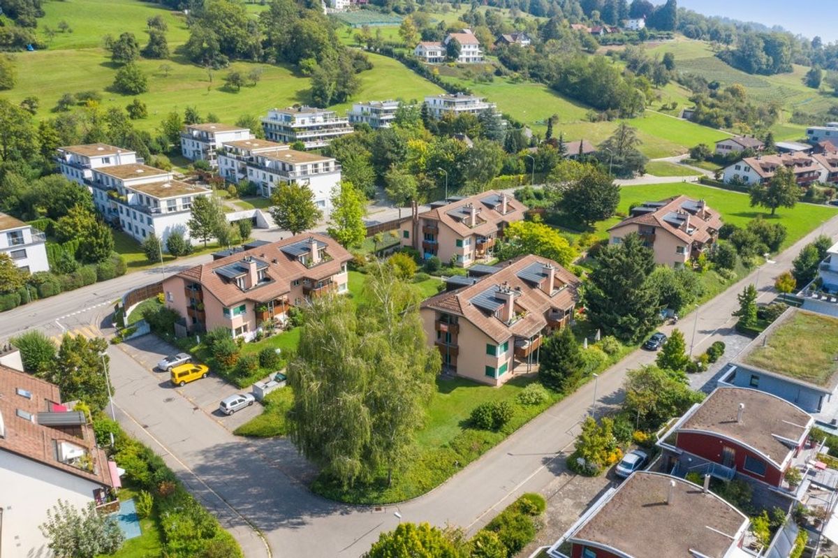 Einstellplatz in Männedorf zu vermieten! - 0