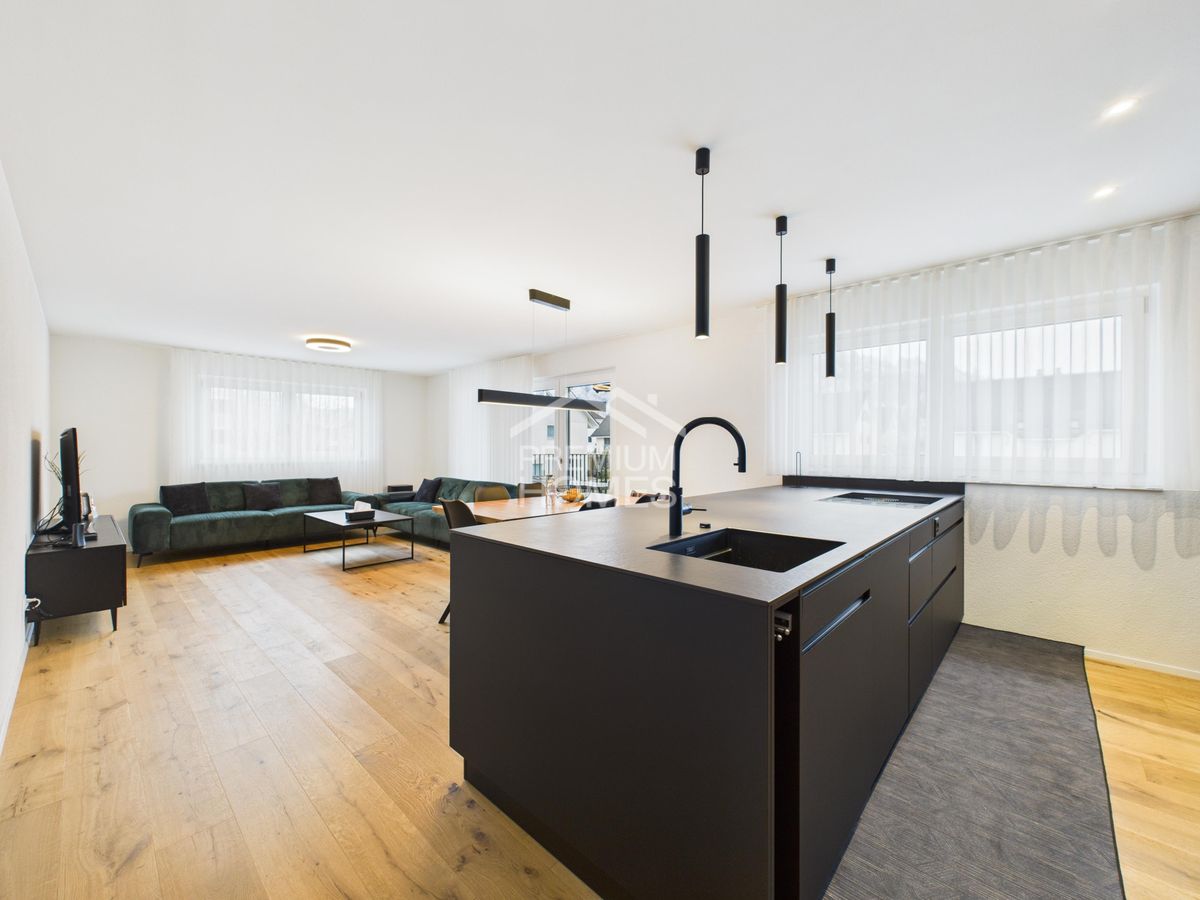 Exklusive Wohnung mit High-End-Küche, Balkon & zwei Nasszellen - 3