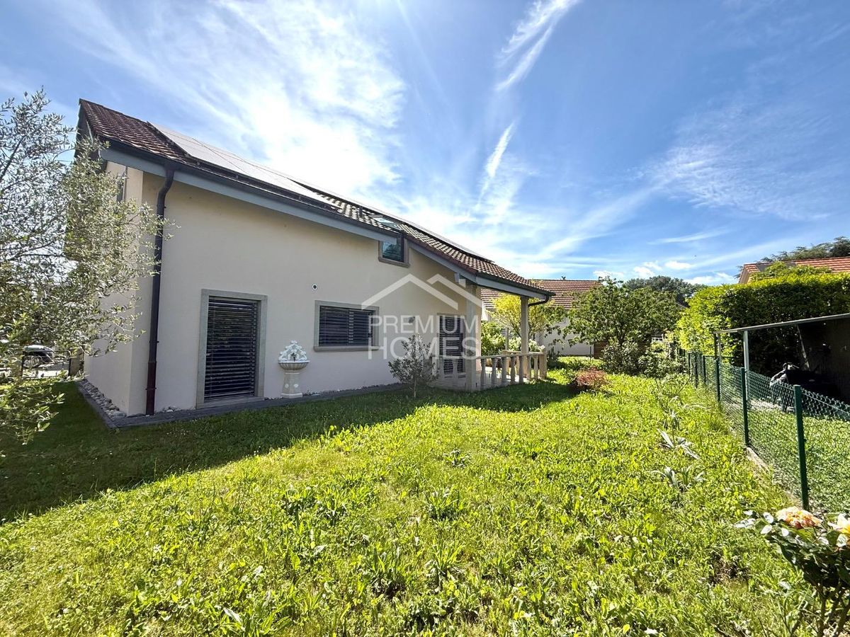 Traumdomizil mit Whirlpool, Solaranlage & viel Platz in Thielle - 6