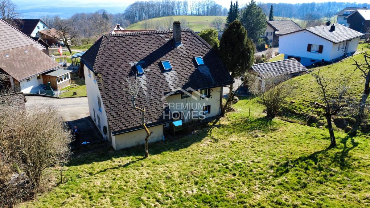 Rarität mit Weitsicht: MFH mit Baulandreserve und Bergblick - 1