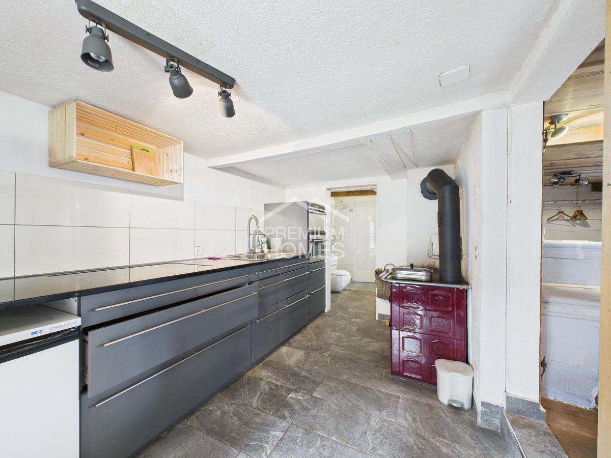 Charmantes Dreifamilienhaus - Perfekt für Freizeit- und Outdooraktivit - 6