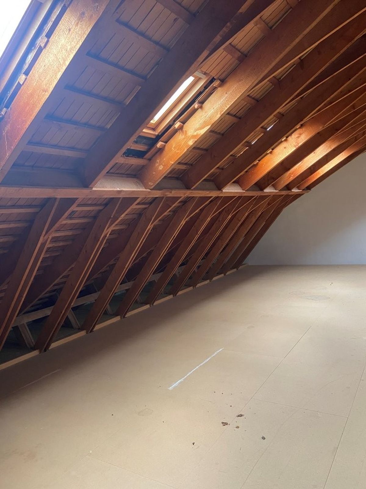 Archivfläche im Dachgeschoss - 100 m2 im Kreis 8 - 3