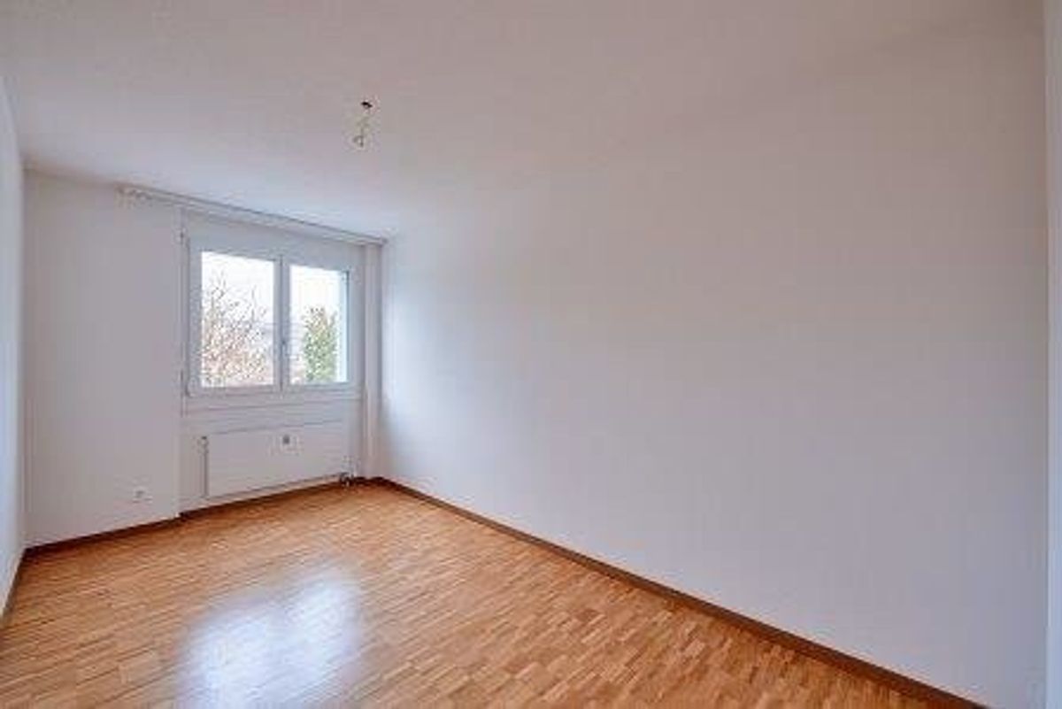 Stilvoll wohnen: 3.5-Zimmerwohnung mit Lift und Balkon - 5