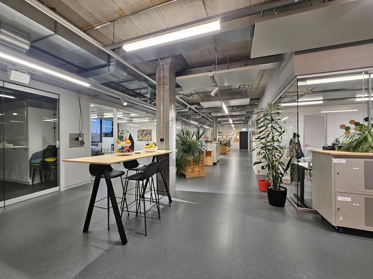 TECH-OFFICE IM TRENDVIERTEL - 0