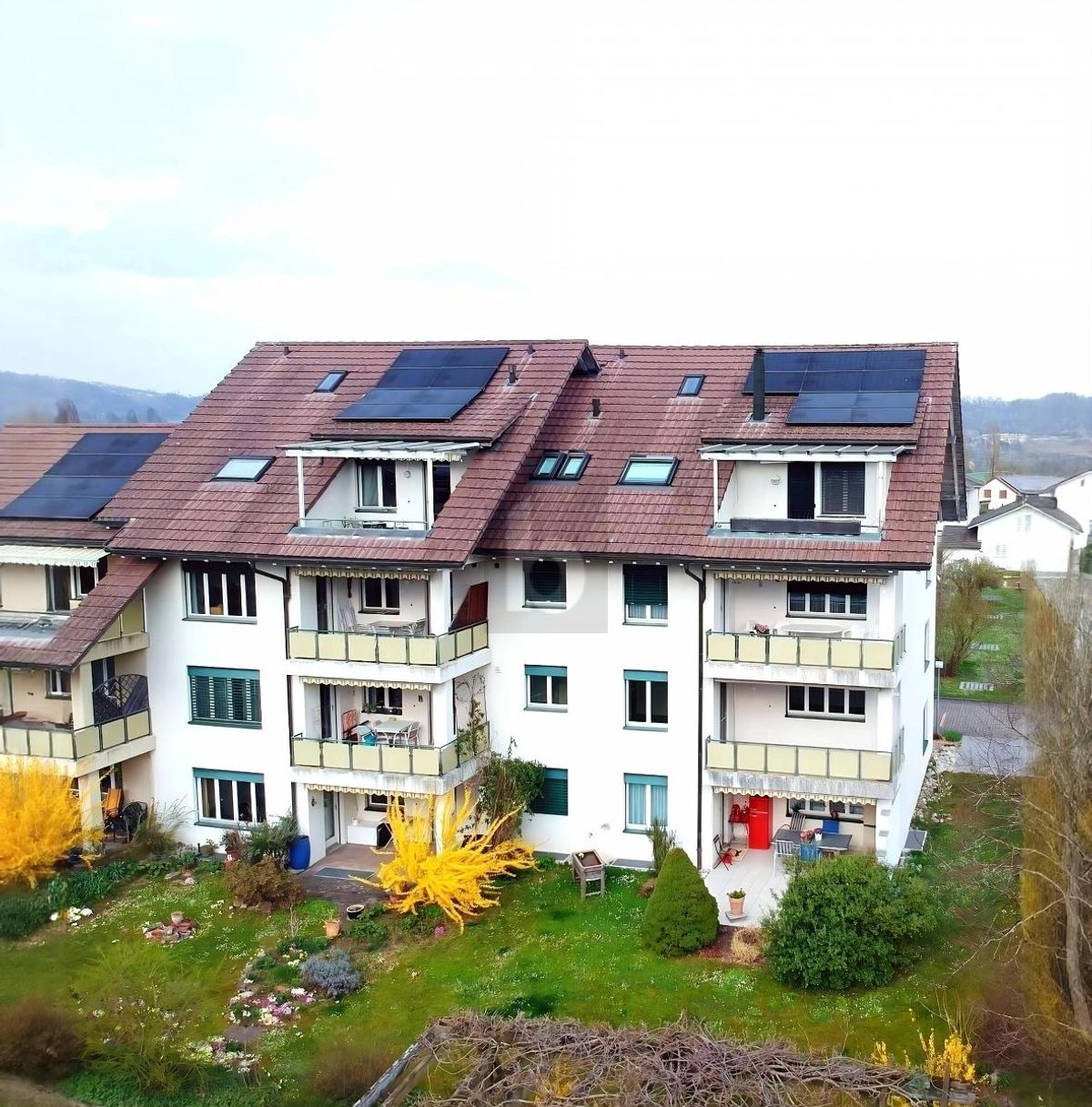 GROSSZÜGIGES WOHNGLÜCK NAHE DER NATUR - 0