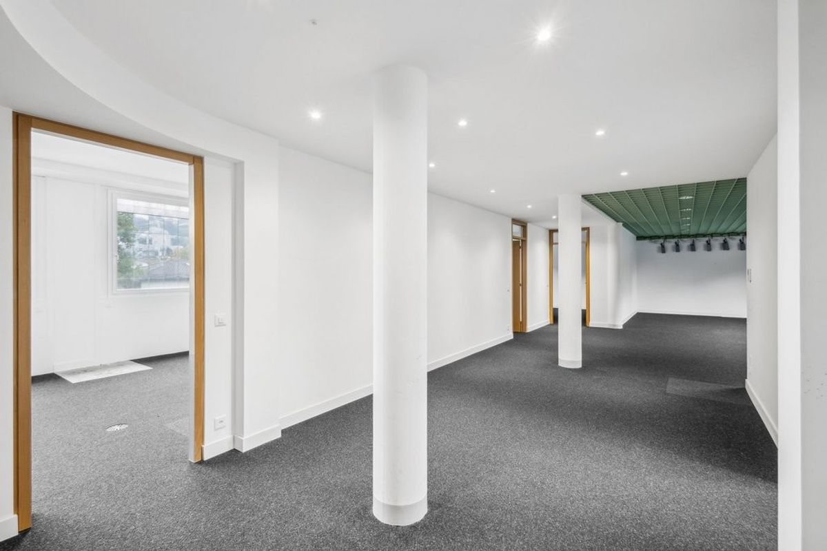 Affittasi moderno e luminoso ufficio in centro Lugano - 3