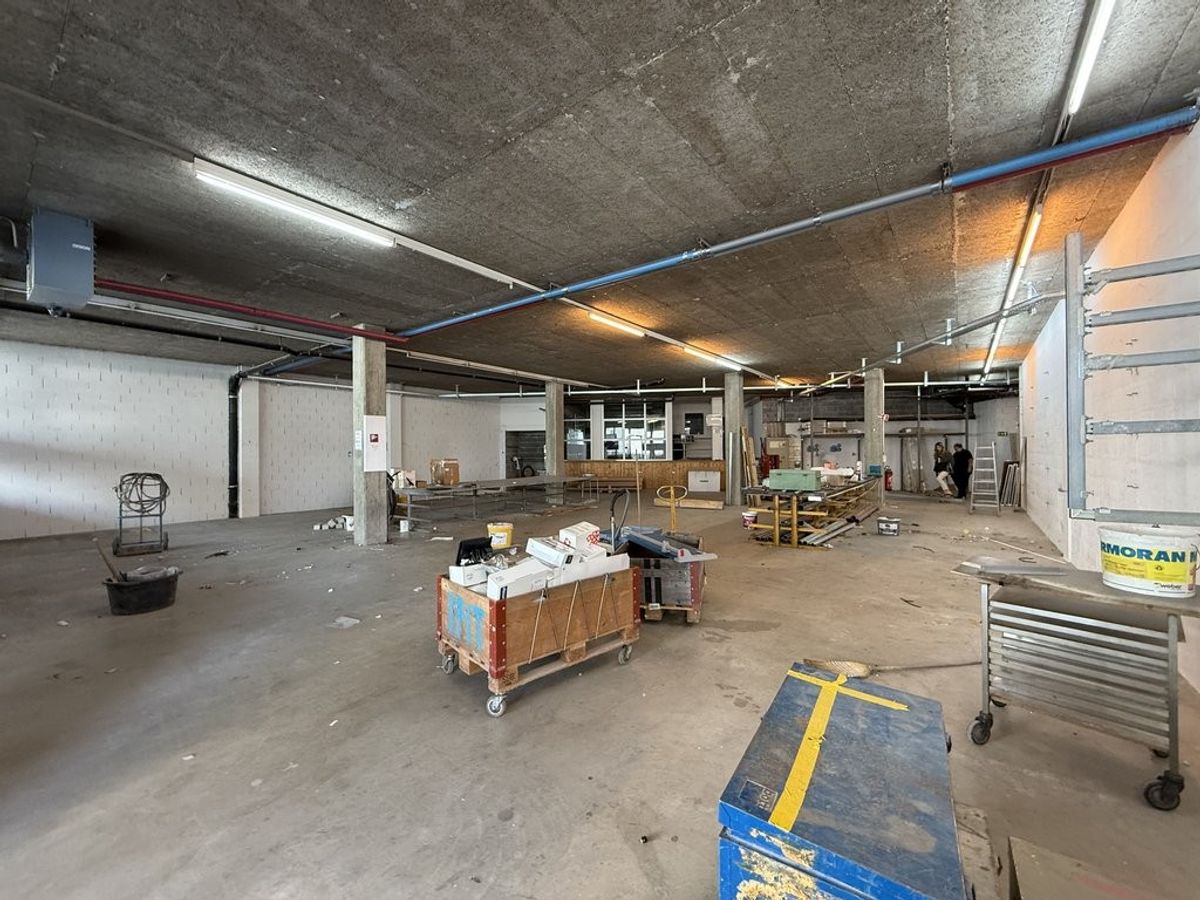 Dépôt spacieux de 350 m2 idéalement situé à Clarens ! - 1