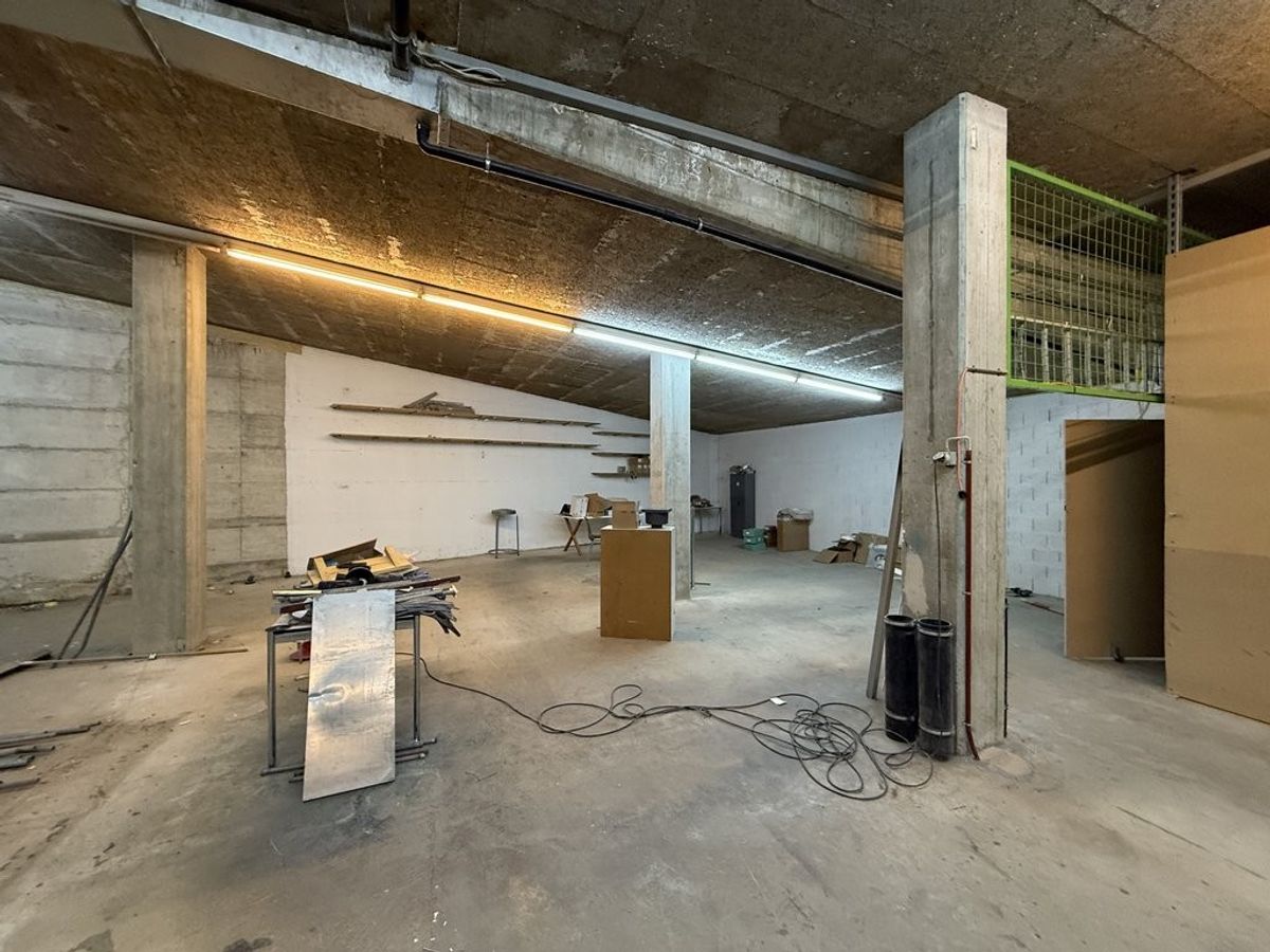Dépôt spacieux de 350 m2 idéalement situé à Clarens ! - 4
