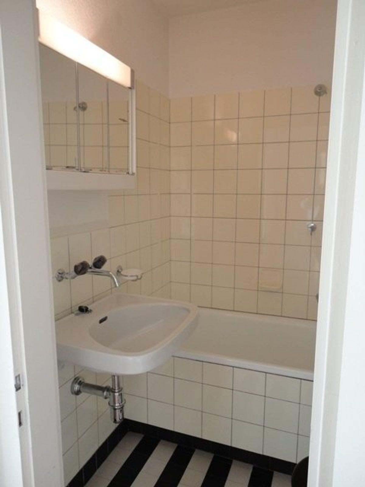 Schöne Singlewohnung - 4