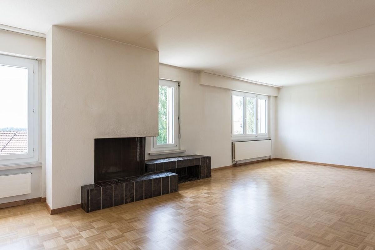 Herrliche Aussicht und grosser Sitzplatz - 1