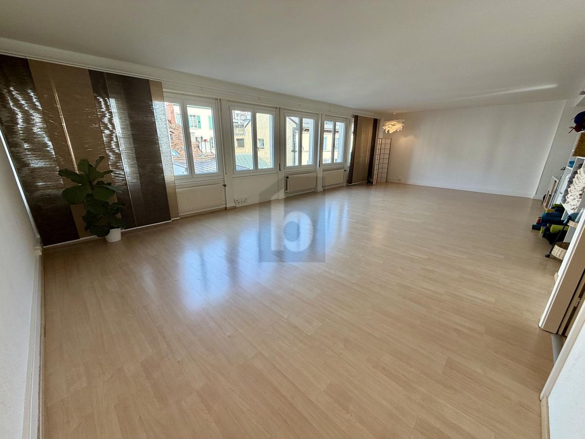 CENTRAL, LUMINEUX & FLEXIBLE - 0
