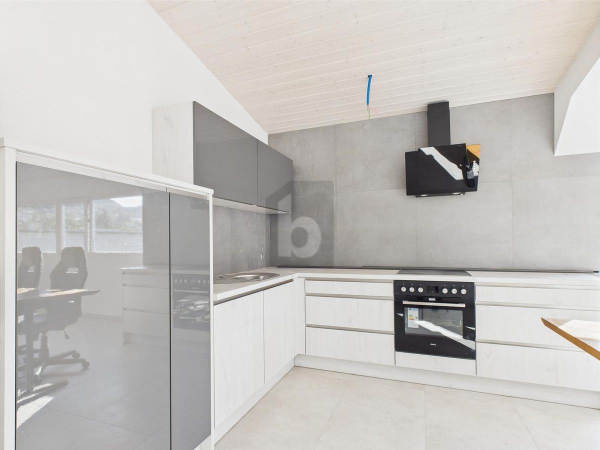MODERN, ZENTRAL & HELL - 1