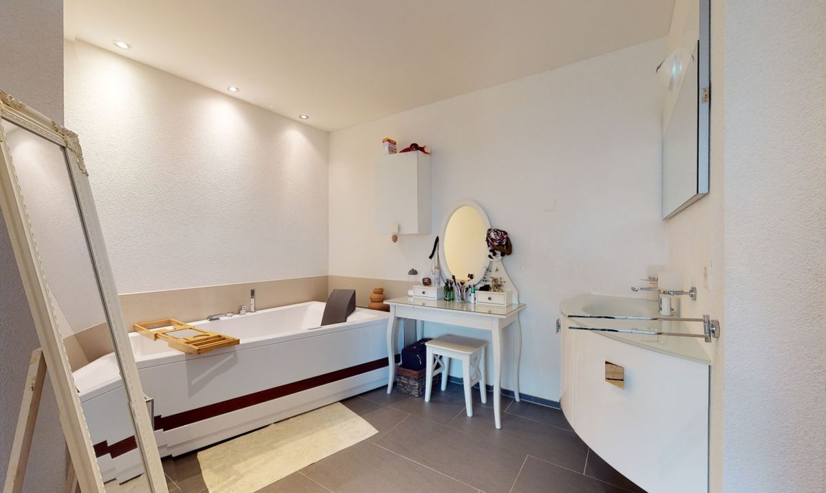 Modernes 5.5 Zimmer Reiheneckhaus mit Garten und Sauna - 9