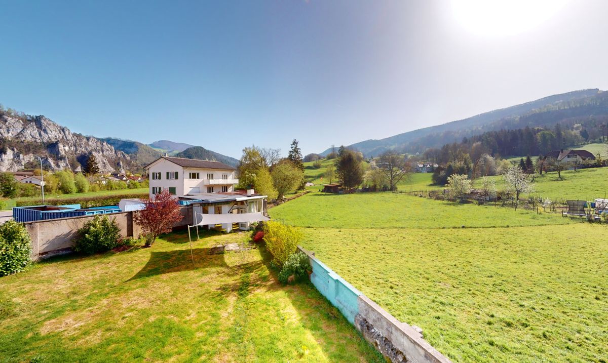 Charmantes Einfamilienhaus mit traumhafter Aussicht und grossem Garten - 0